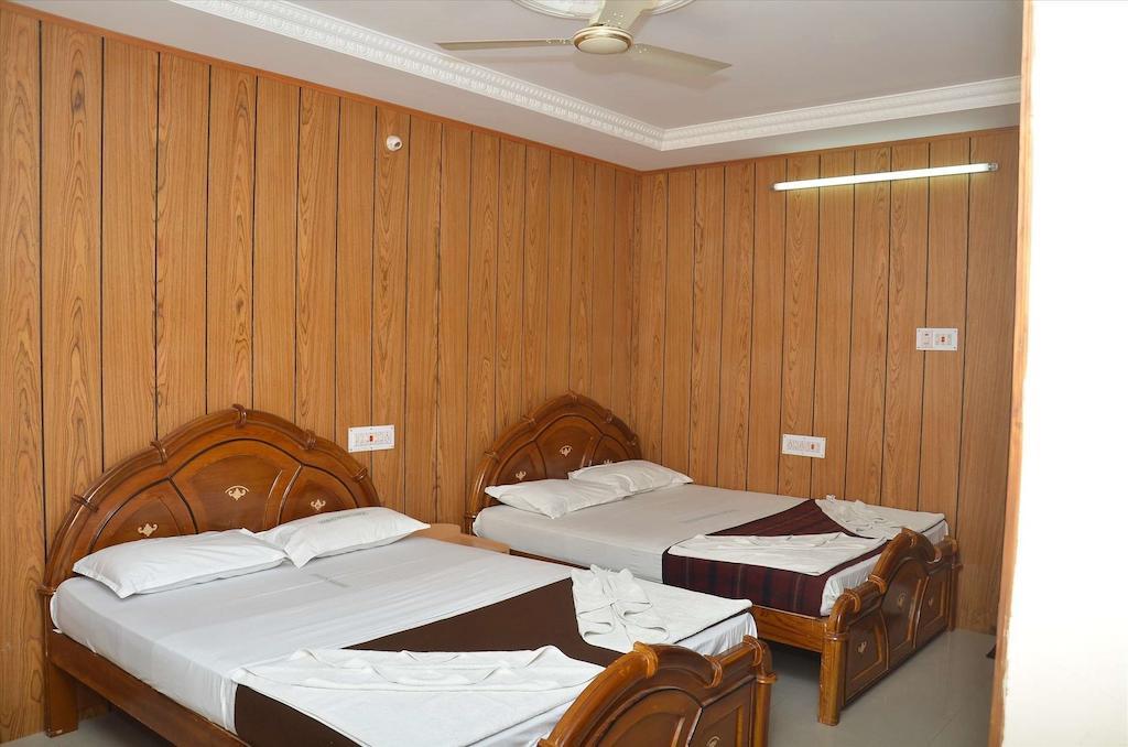 Saravanan Lodge Ченнаи Экстерьер фото