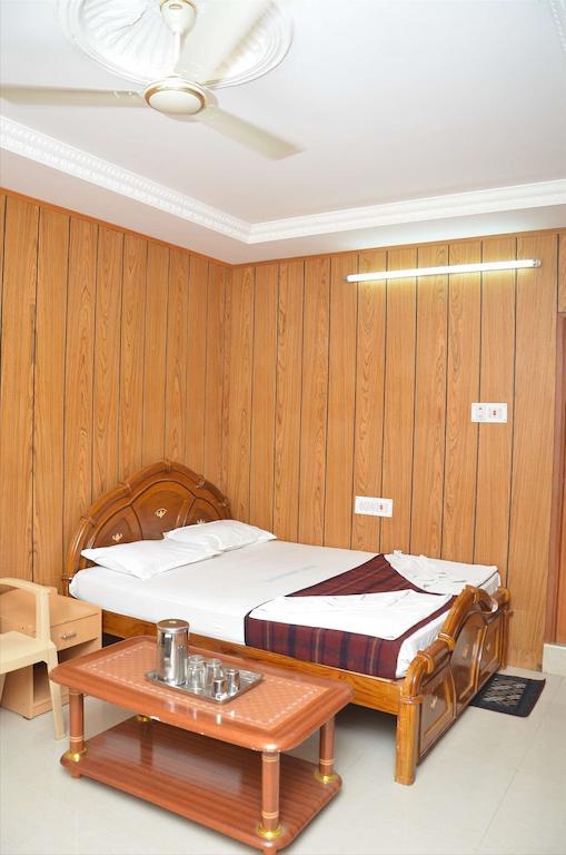 Saravanan Lodge Ченнаи Номер фото